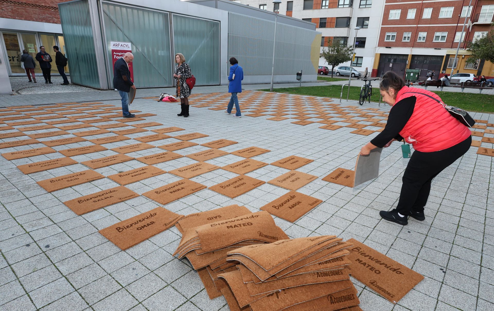 Trescientos felpudos por la acogida de menores en Palencia