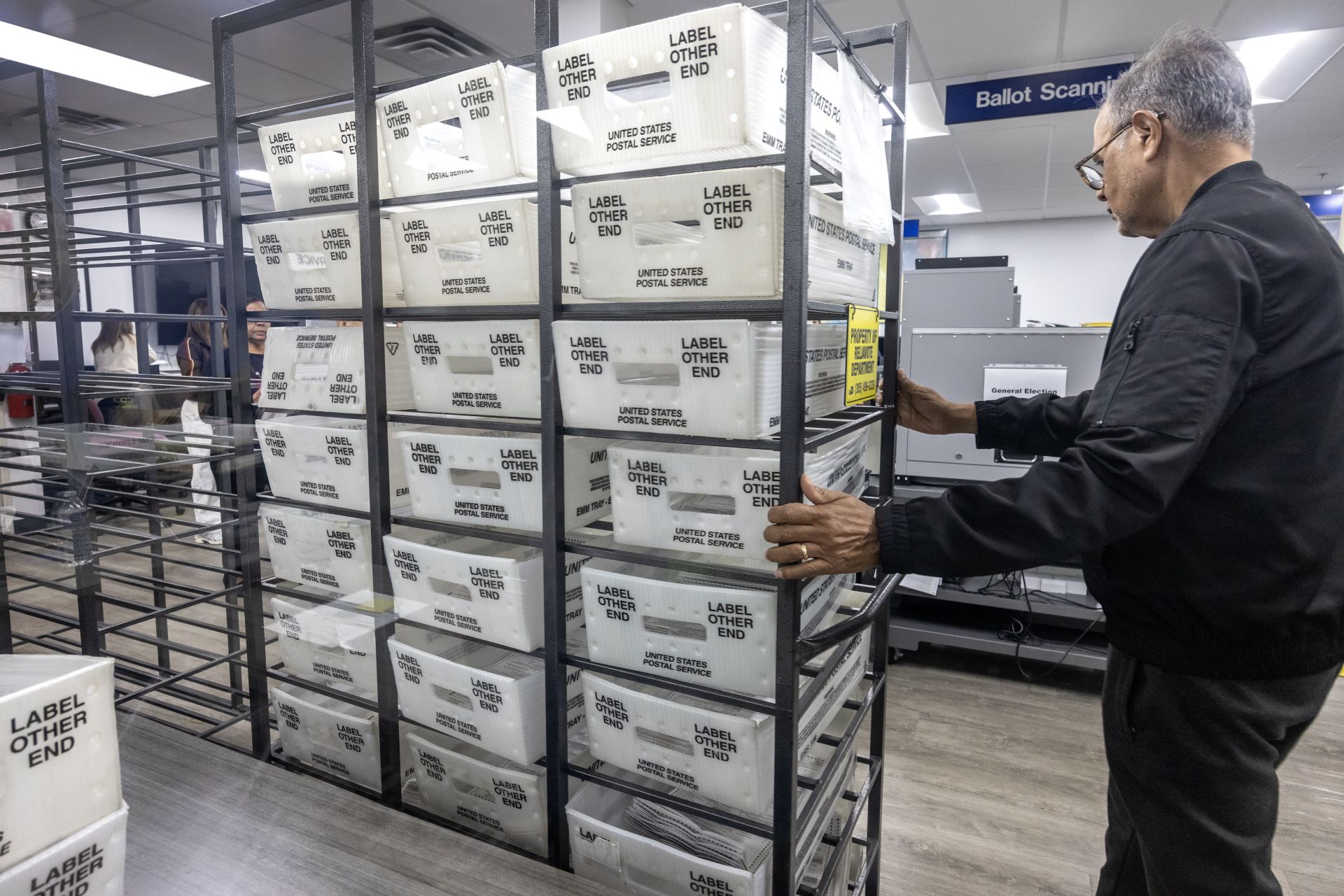 Traslado de material electoral.