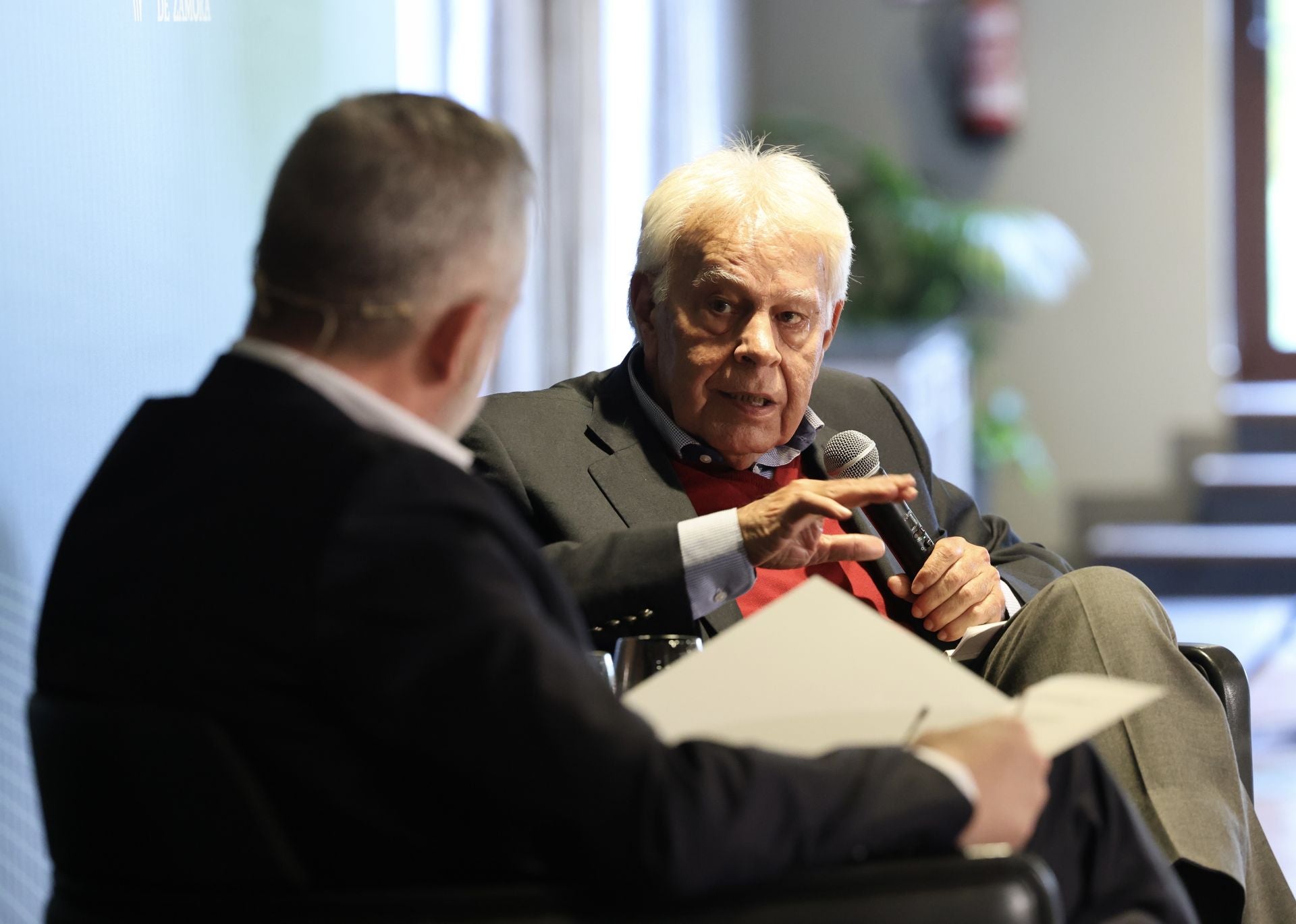 Felipe González, durante su intervención.