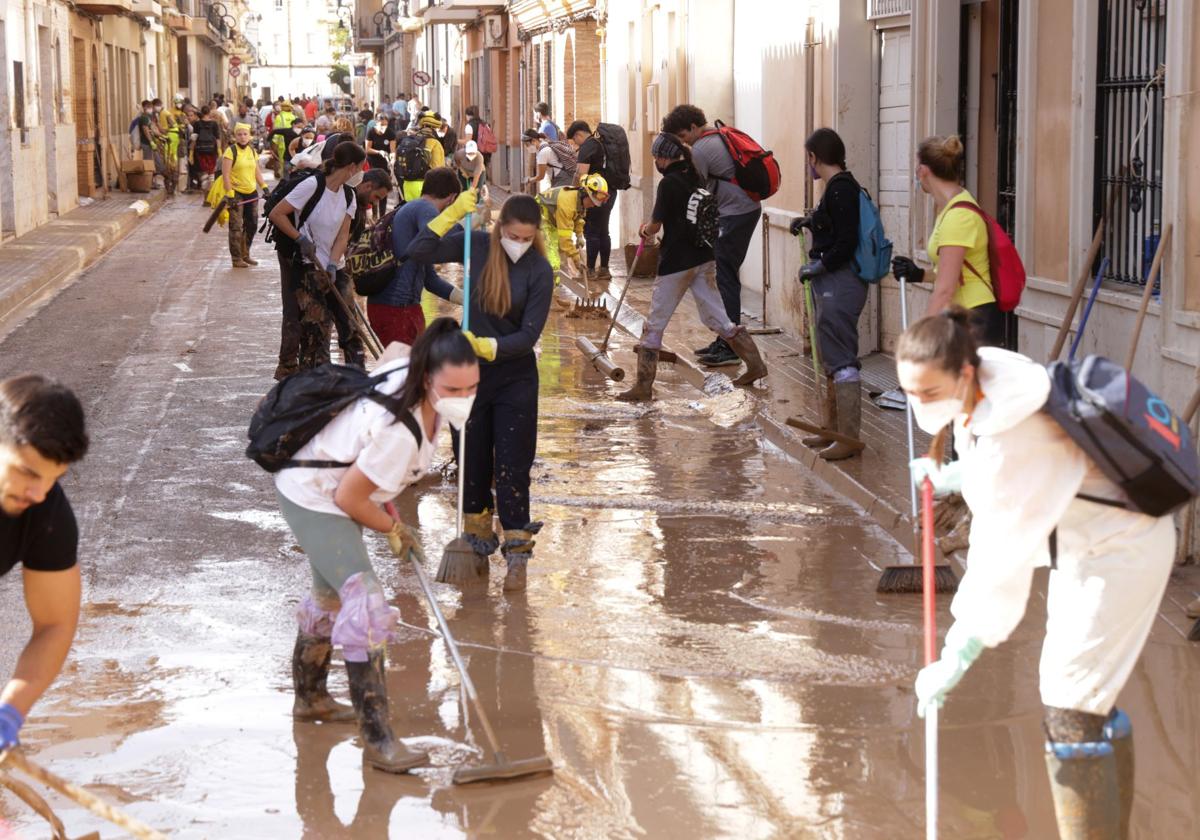 El municipio de Aldaia lucha por salir de la trágica DANA