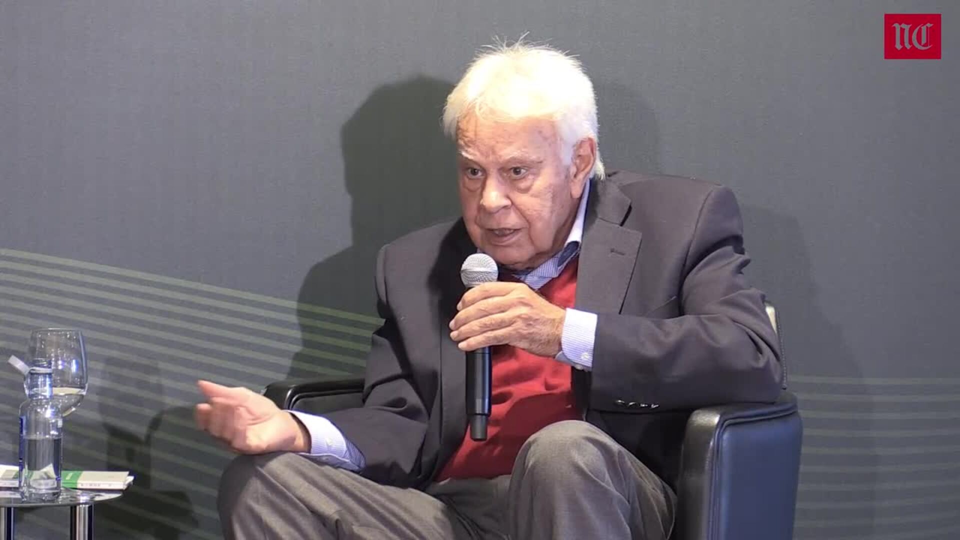 Felipe González: "Si es por la edad yo soy lo viejo, pero si es por las ideas soy la modernidad del PSOE"