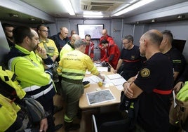 Reunión mantenida a primera hora de este martes en el puesto de mando avanzado de Aldaia.