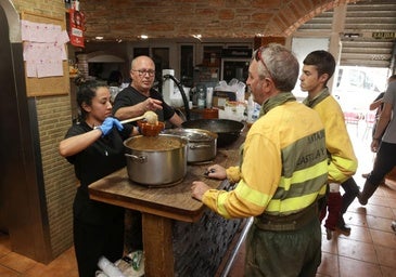 El hostelero de Aldaia que ha perdido todo y alimenta a los bomberos de Valladolid