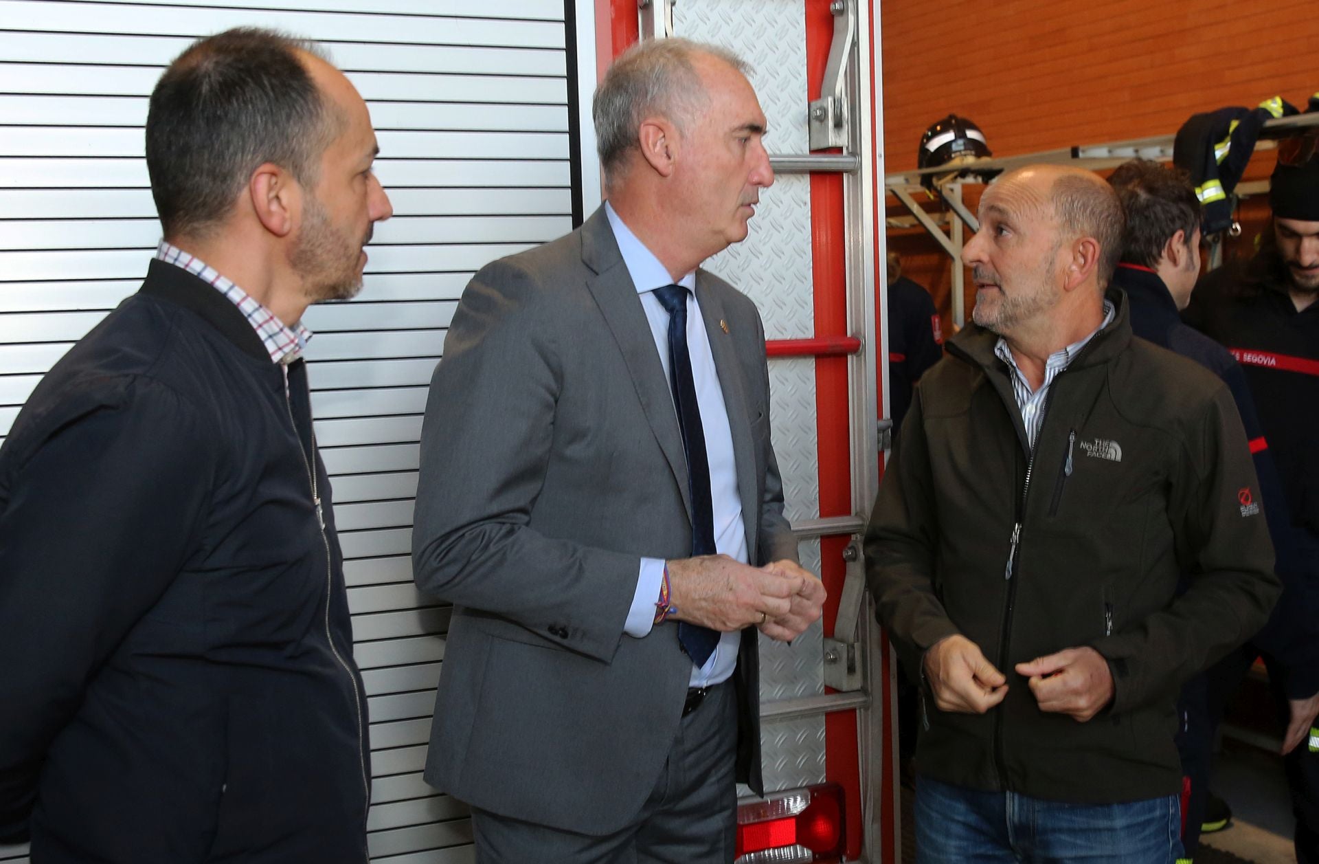 Un nuevo equipo de bomberos de Segovia parte para Valencia