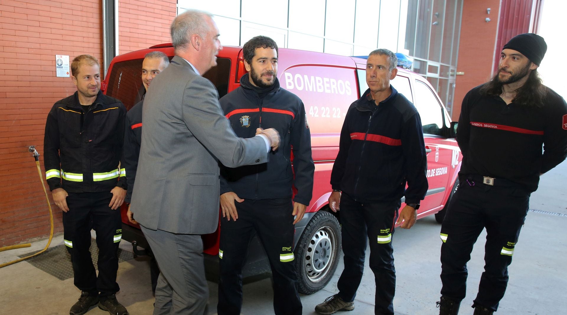 Un nuevo equipo de bomberos de Segovia parte para Valencia