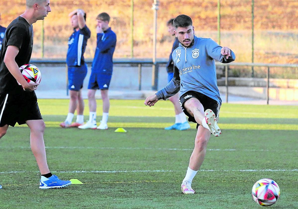 Entrenamiento del equipo de fútbol del Turégano.