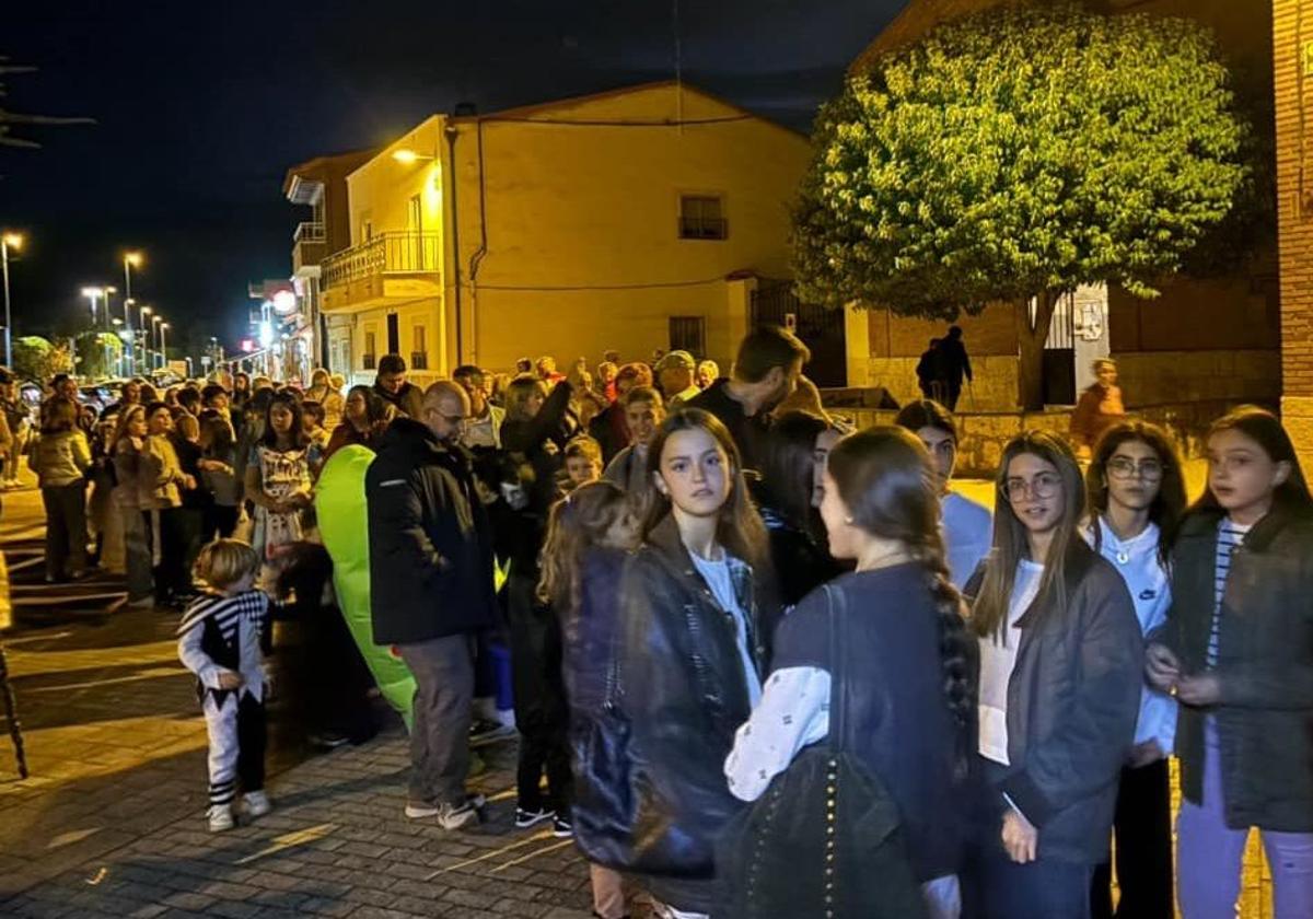 Vecinos de Puente Duero recogieron alimentos para los damnificados por la DANA el pasado día 2.