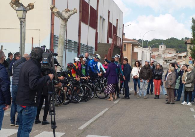 Al acto asistieron más de dos centenares de personas, entre ellas representantes de clubes ciclistas de Valladolid y otras provincias.