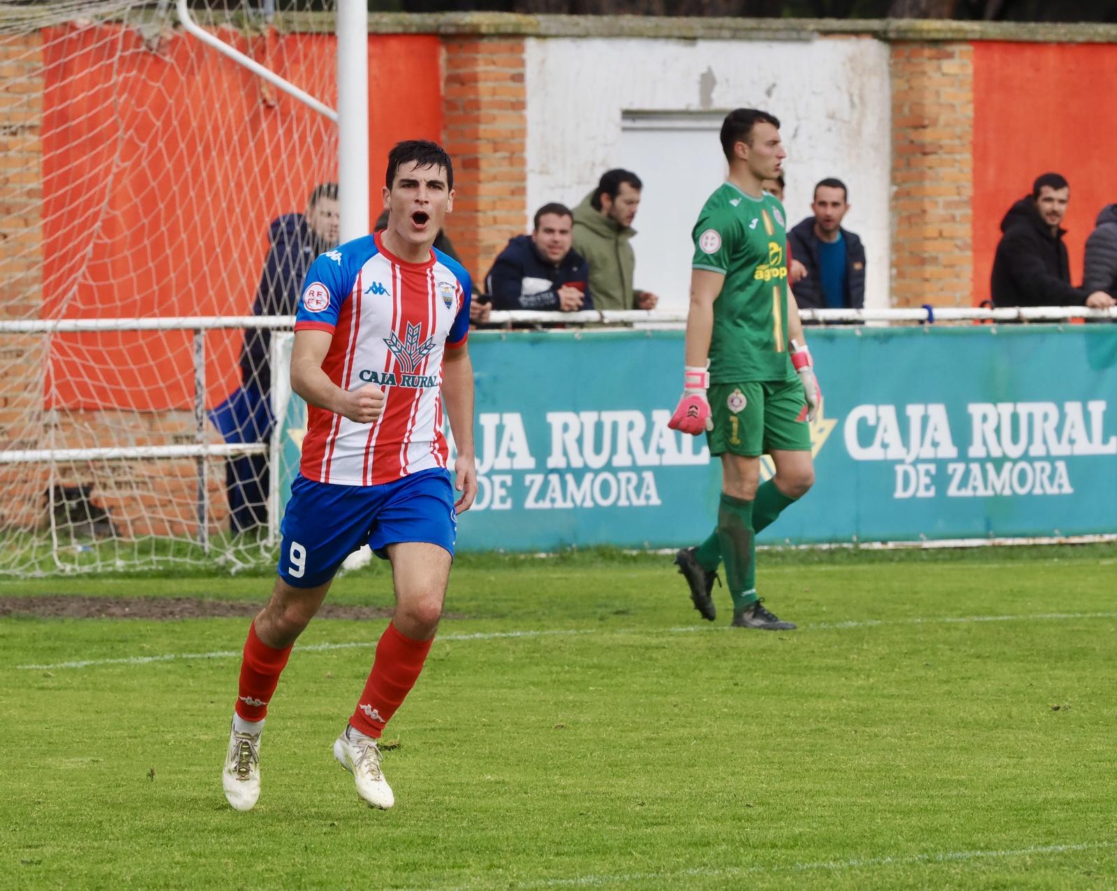 La remontada del Atlético Tordesillas frente al Palencia Cristo Atlético, en imágenes