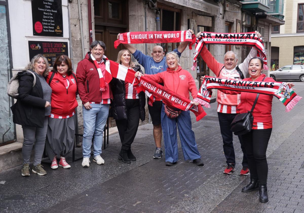 Los aficionados del Athletic de Bilbao disfrutan del ambiente vallisoletano