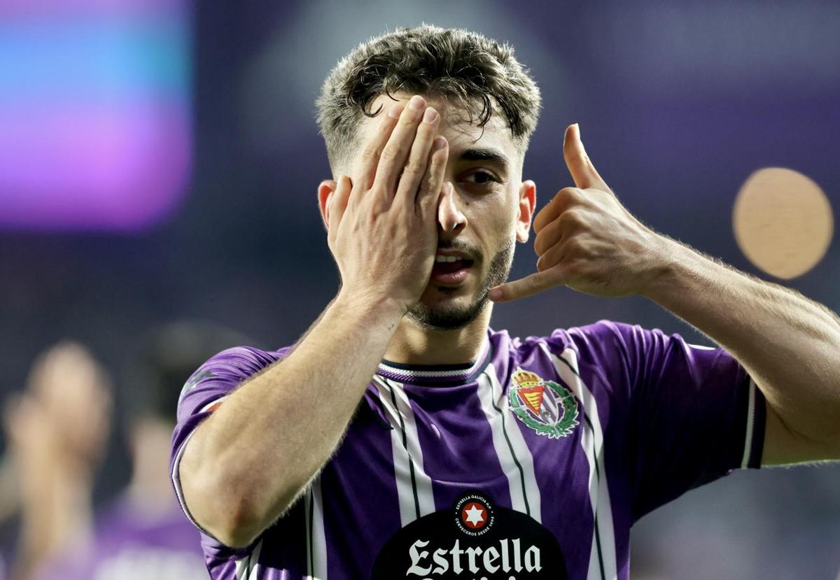 Raúl Moro celebra el gol que marcó ante el Athletic en Zorrilla