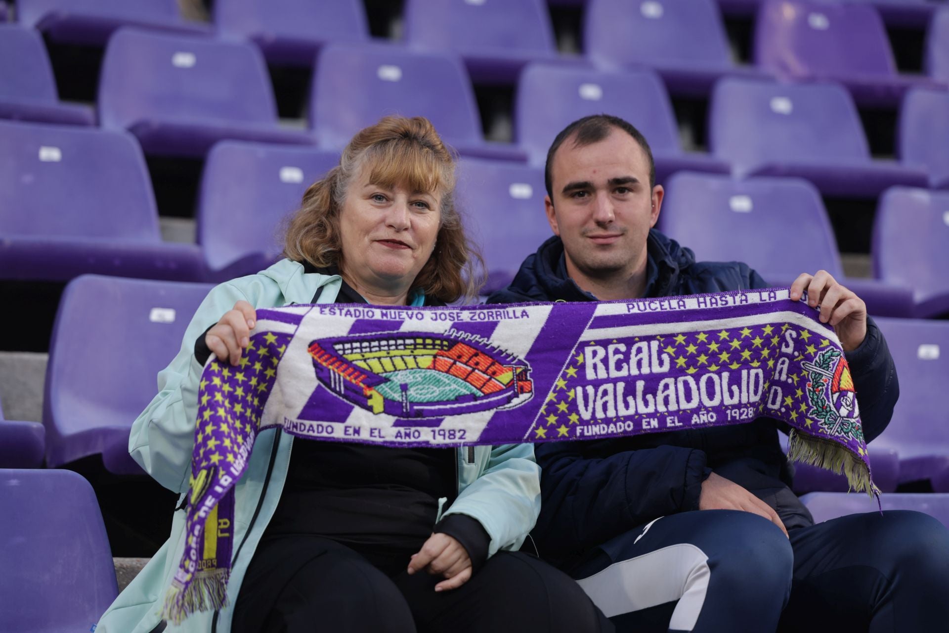 Búscate en la grada del estadio José Zorrilla (1/4)