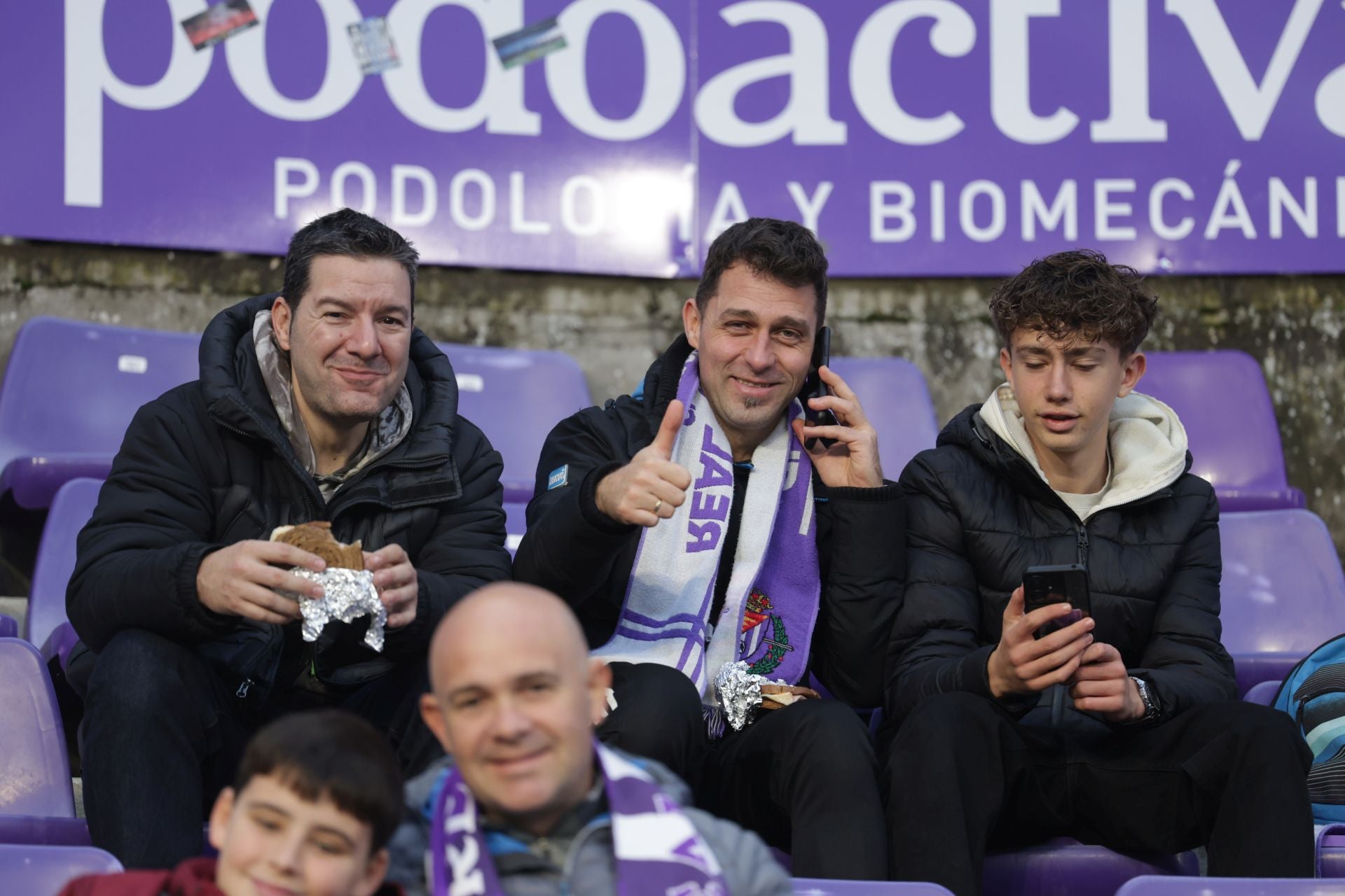 Búscate en la grada del estadio José Zorrilla (2/4)