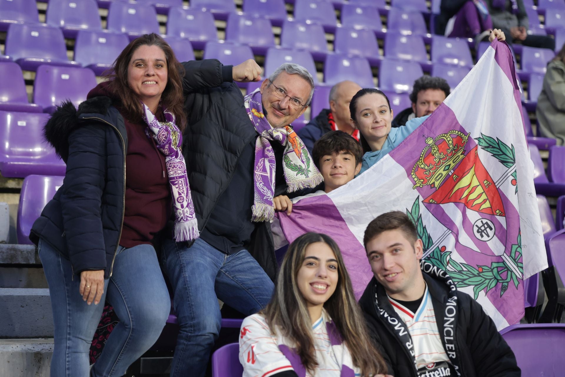 Búscate en la grada del estadio José Zorrilla (3/4)