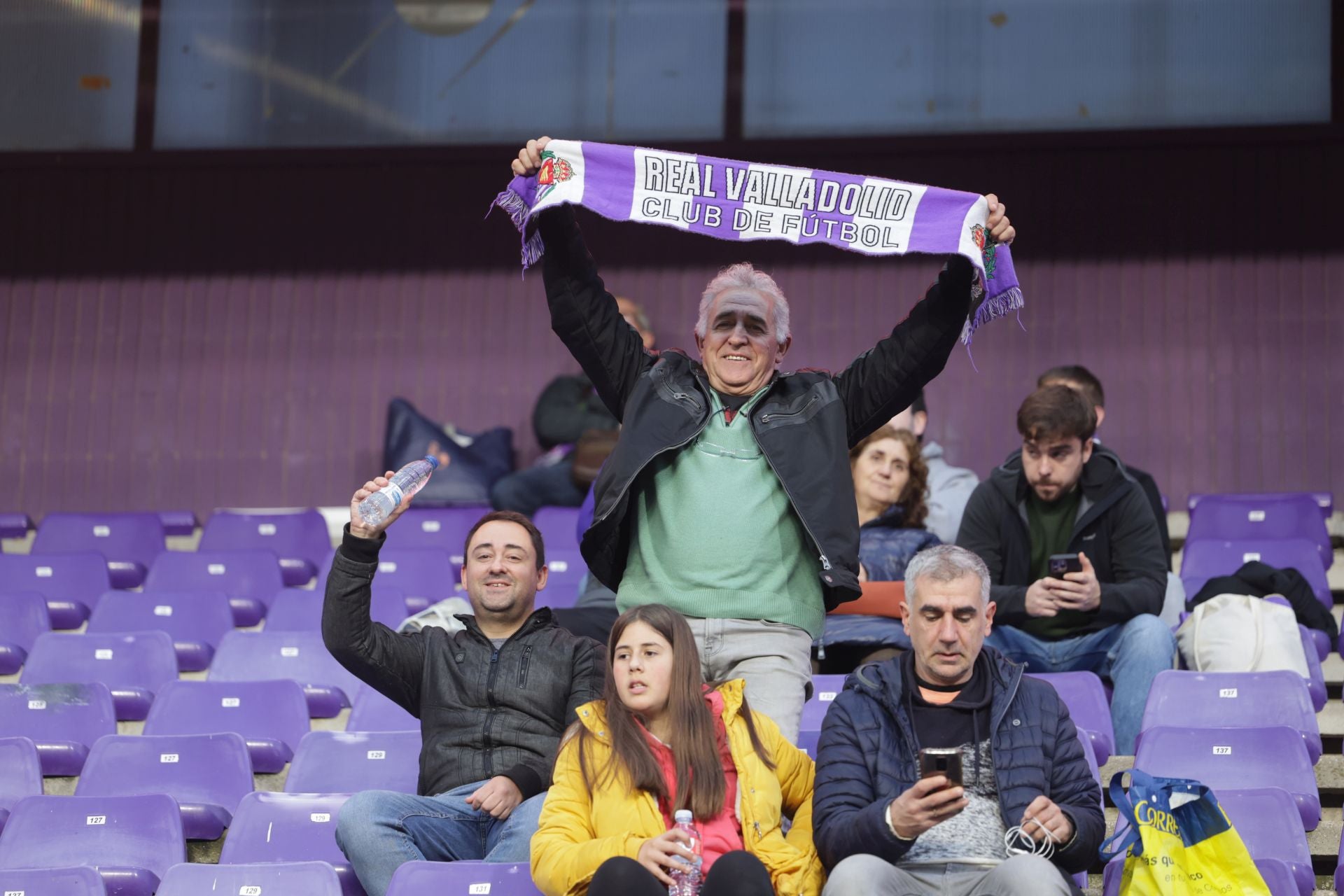 Búscate en la grada del estadio José Zorrilla (3/4)