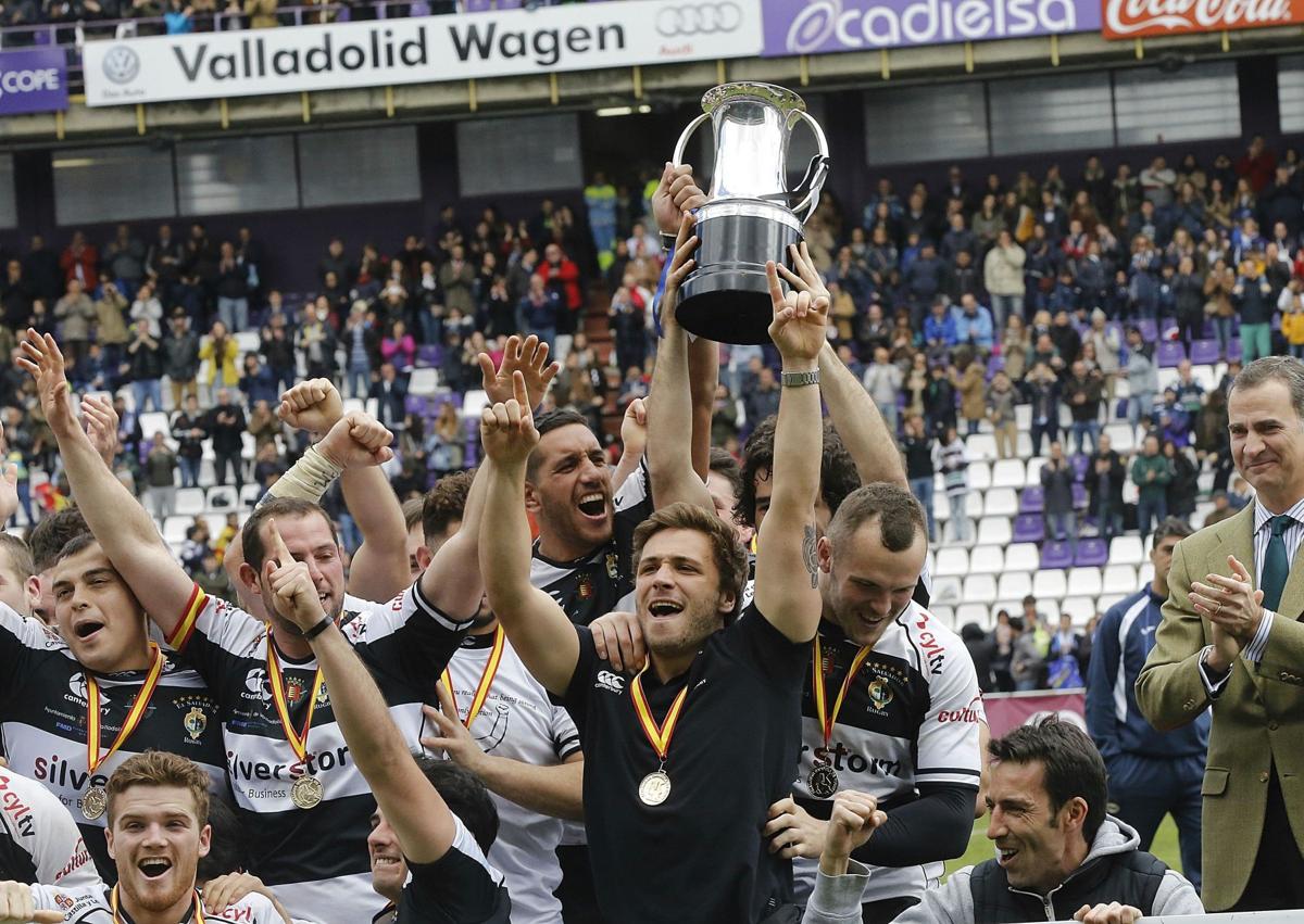 Imagen secundaria 1 - La primavera en que Valladolid enloqueció con el rugby