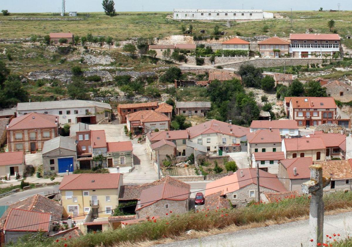 Vista de numerosas viviendas en el casco urbano de Fuentesoto.