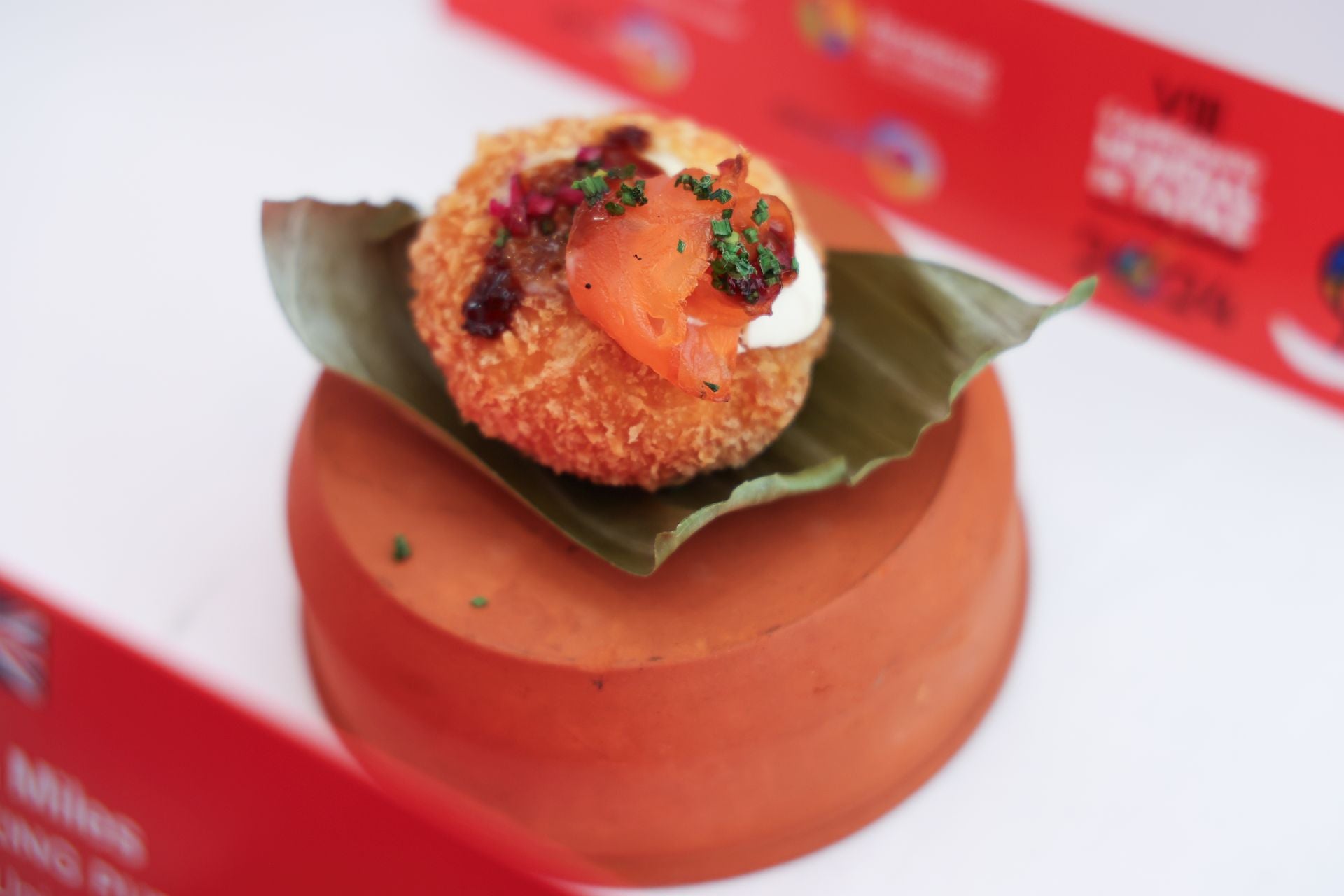 Croqueta de salmón ahumado, de Valencia Hotel Collection, Estados Unidos.