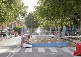 Obras en la calle Padre Llanos de Parquesol.