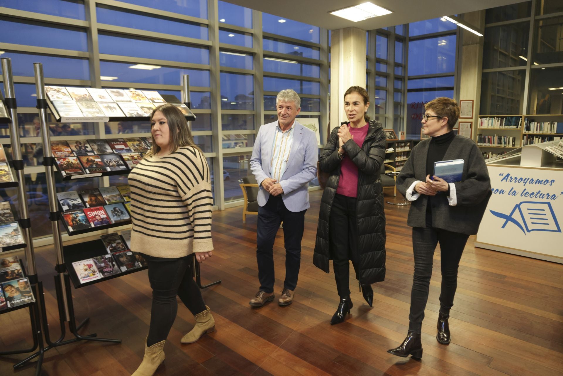 Carmen Posadas en el Aula de Cultura de Arroyo