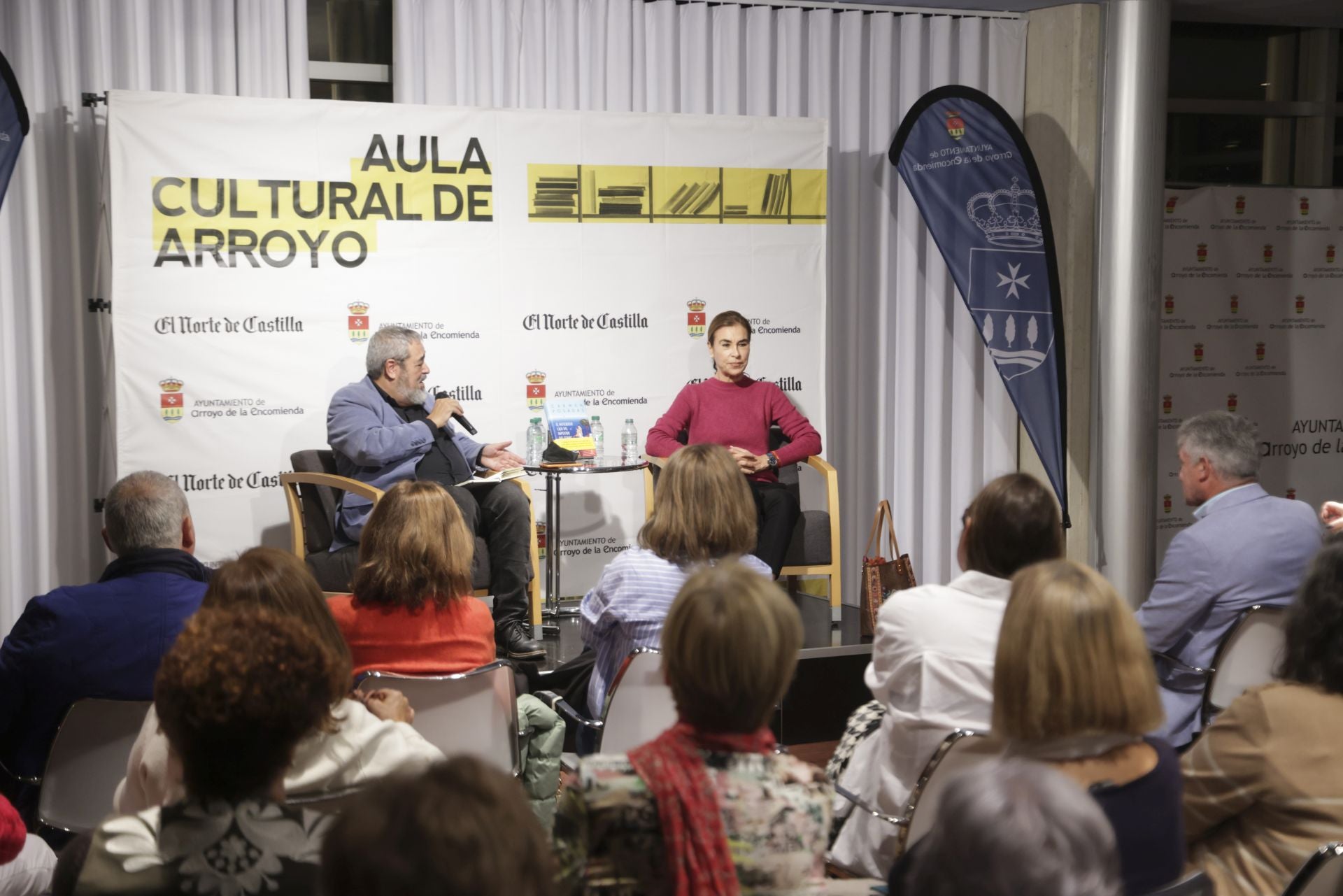 Carmen Posadas en el Aula de Cultura de Arroyo