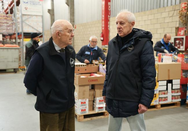 Jesús Mediavilla y Tomás Pérez Pinto, presidente y vicepresidente del Bacno de Alimentos, en su sede del polígono de Argales.