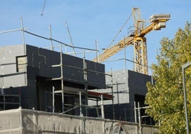 Viviendas en construcción en el barrio vallisoletano de Las Villas, junto a Vallsur.