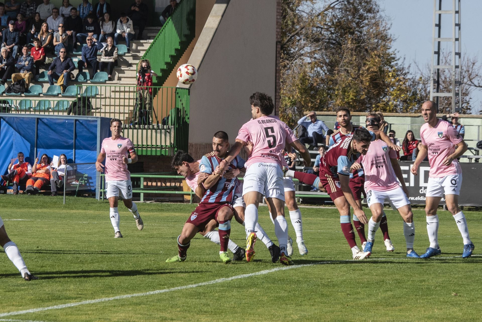 Fotos del partido entre la Segoviana y el Sestao