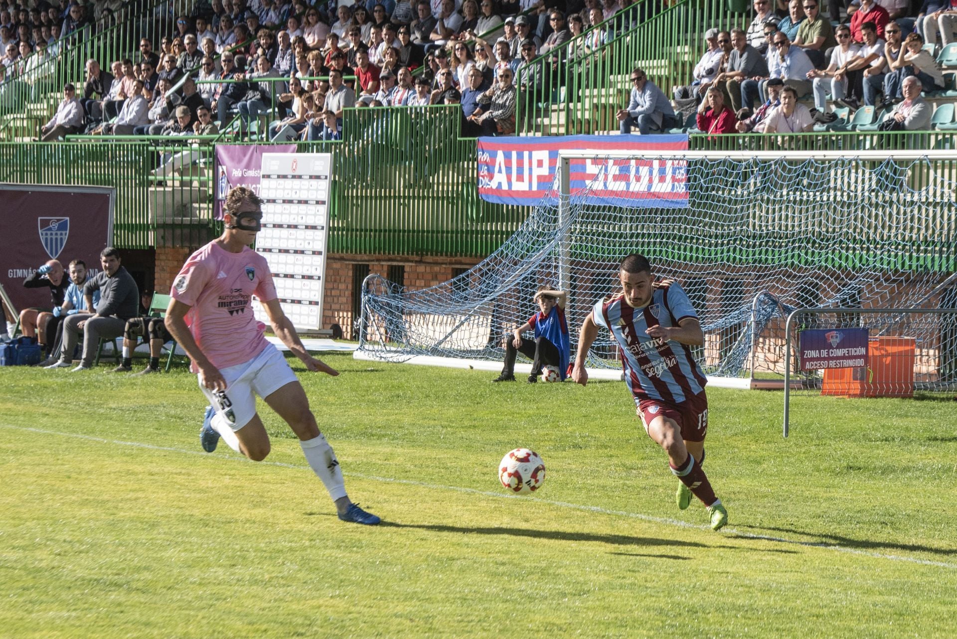 Fotos del partido entre la Segoviana y el Sestao