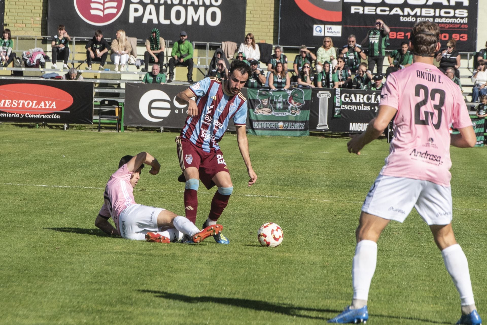 Fotos del partido entre la Segoviana y el Sestao