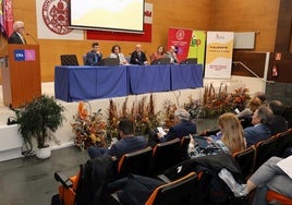 Mesa redonda en La Yutera sobre retos y oportunidades en torno al talento en la región.