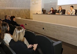 Foro de Mujeres Empresarias Palentinas en el Centro Cultural Provincial.