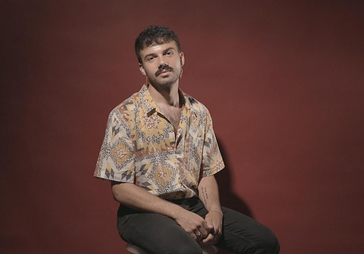 El escritor Javier Adrada de la Torre.