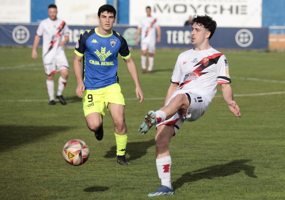 Una acción del derbi de la temporada pasada.