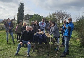 Algunos de los participantes en la bellotada en el almuerzo.