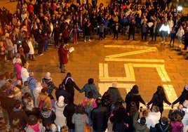 Participantes en la concentración contra la violencia de género del año pasado en Segovia.