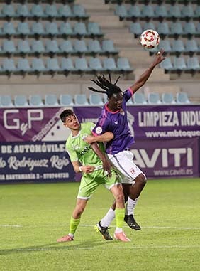 El Palencia CF recupera la senda de la victoria