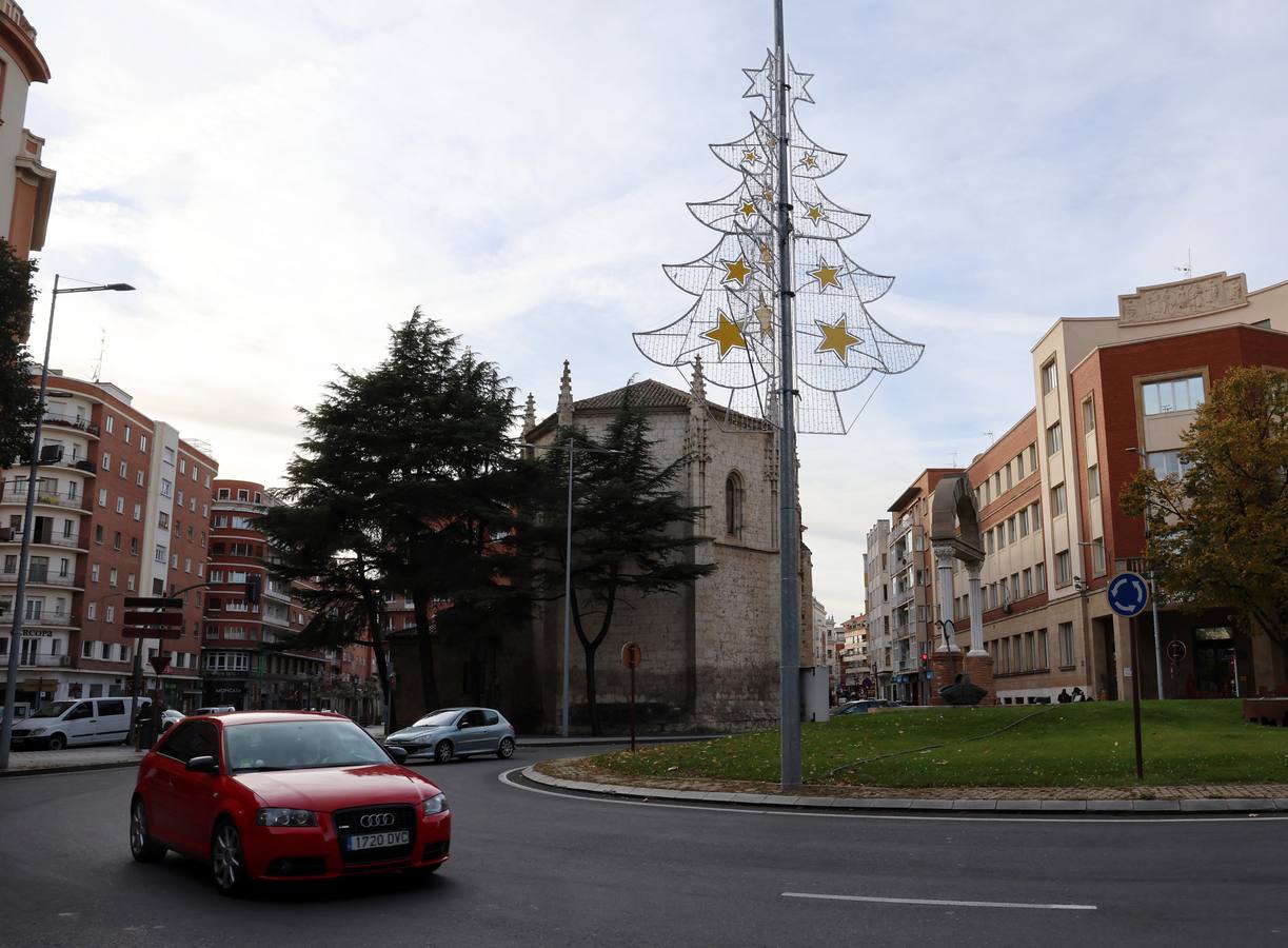 Así se preparan rotondas y rincones de Palencia para la Navidad