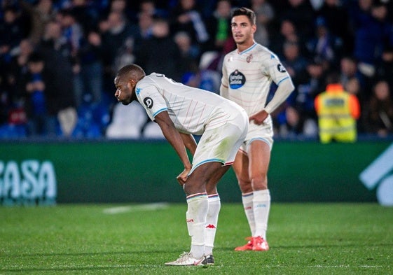 Sylla y Rosa, abatidos, el pasado viernes en el encuentro ante el Getafe.