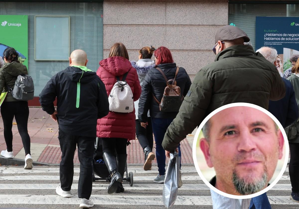 Imagen de archivo de personas cruzando una calle de Valladolid. En detalle, el sociólogo Fabián Luján