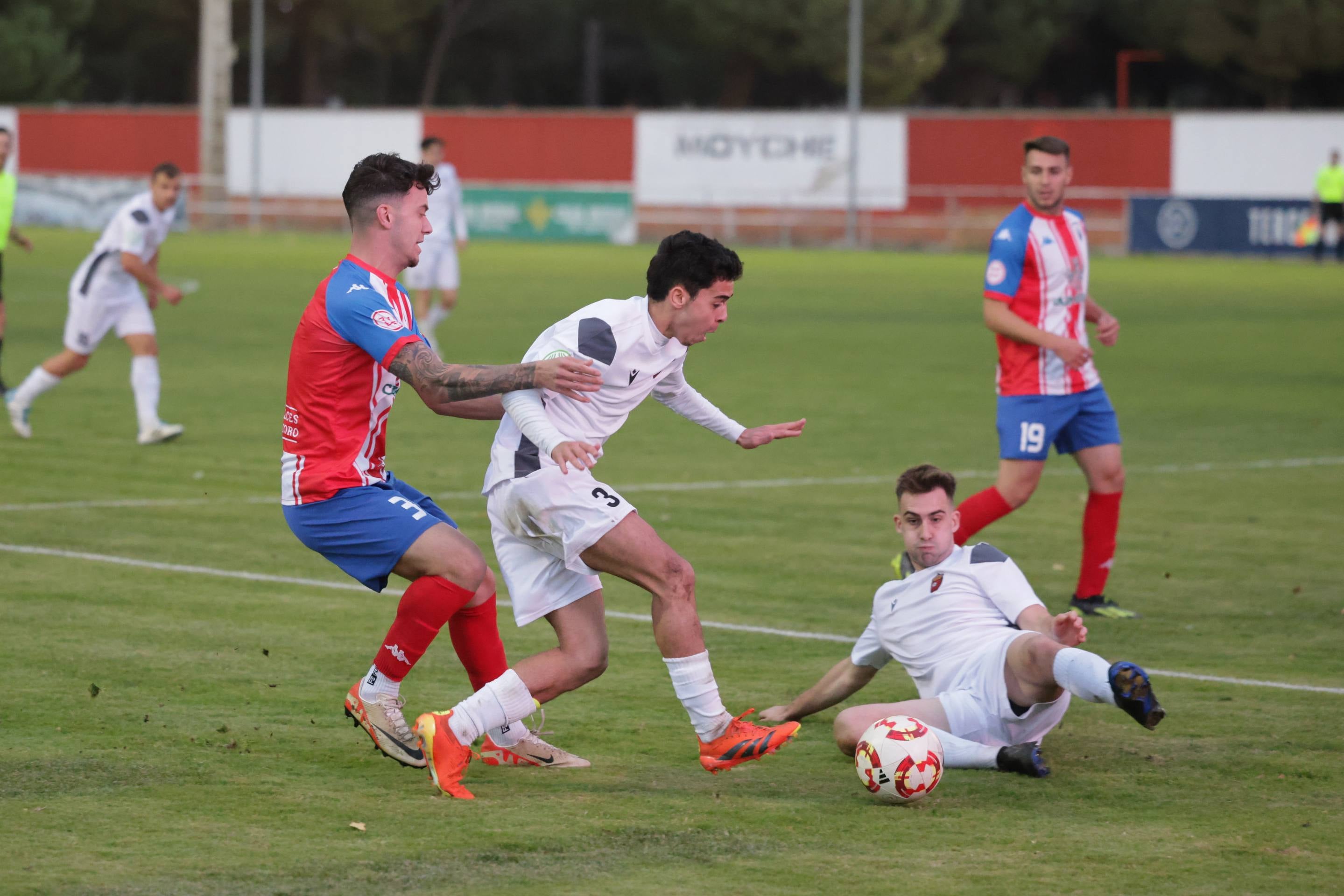 La goleada del Tordesillas al Laguna, en imágenes