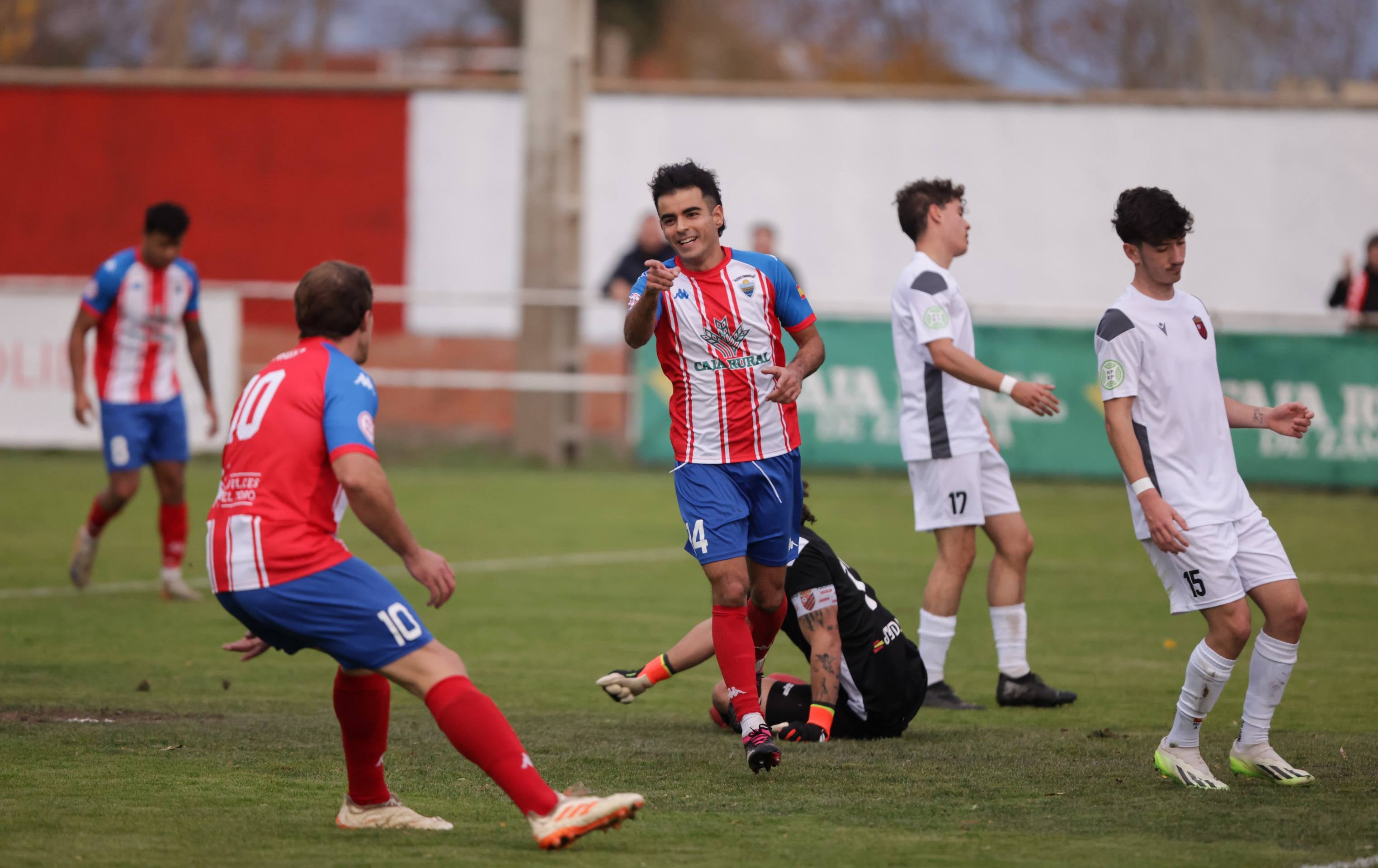 La goleada del Tordesillas al Laguna, en imágenes