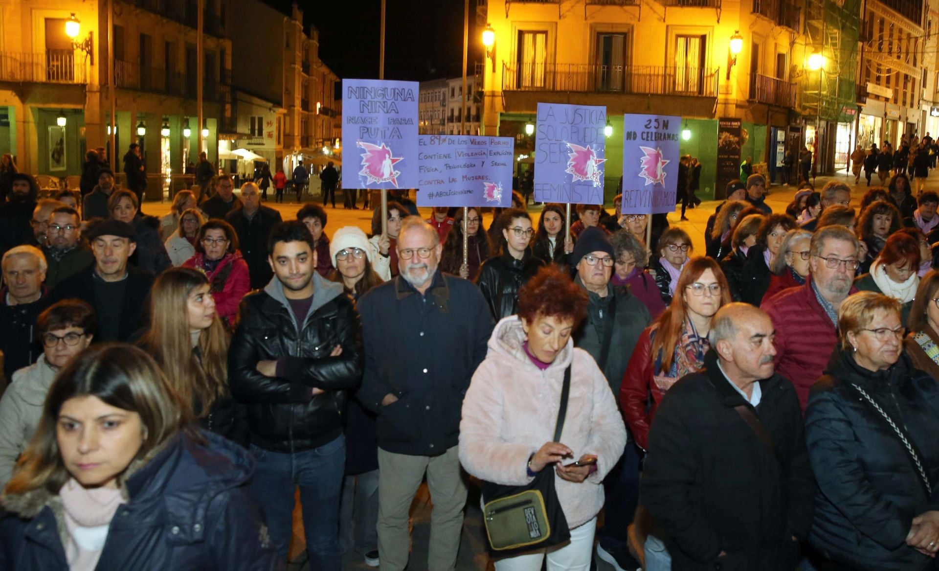 Clamor contra la violencia machista en Segovia