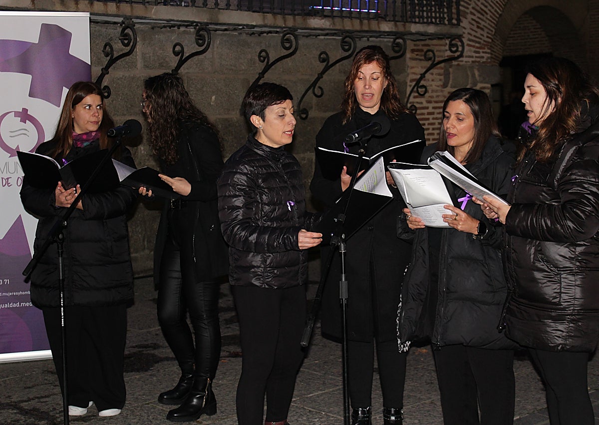 Imagen secundaria 1 - Acto en la Plaza Mayor