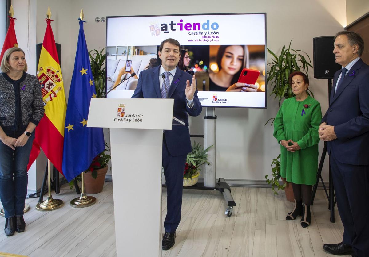 Mañueco reclama «tolerancia cero» contra la violencia machista: «No caben tibiezas»