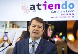 El presidente de la Junta, Alfonso Fernández Mañueco, este lunes en la inauguración de un centro Atiendo en Salamanca.