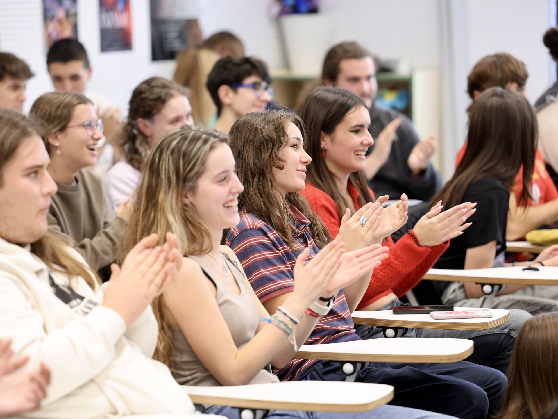 Las imágenes de las representaciones de Corsario a a alumnos de la Escuela de Arte