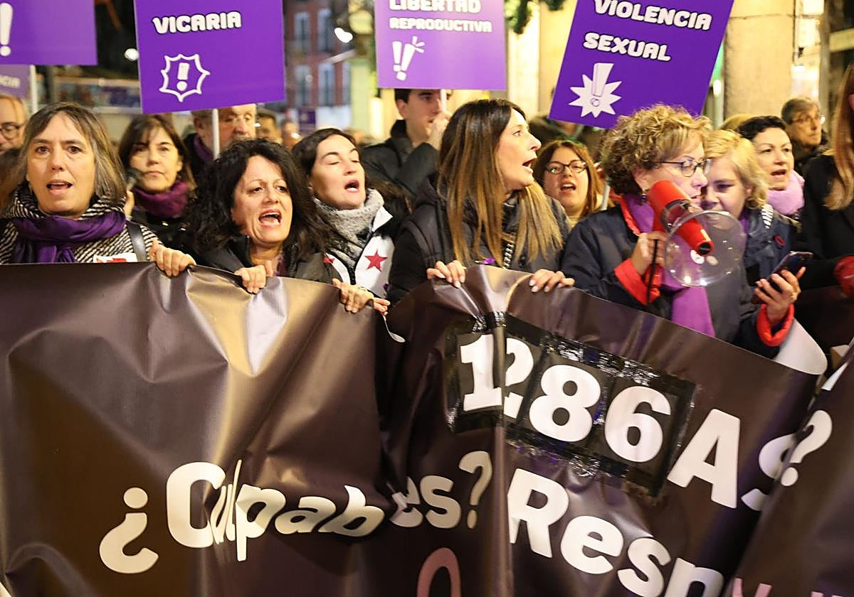 Manifestación contra la violencia de género, este lunes en Valladolid.