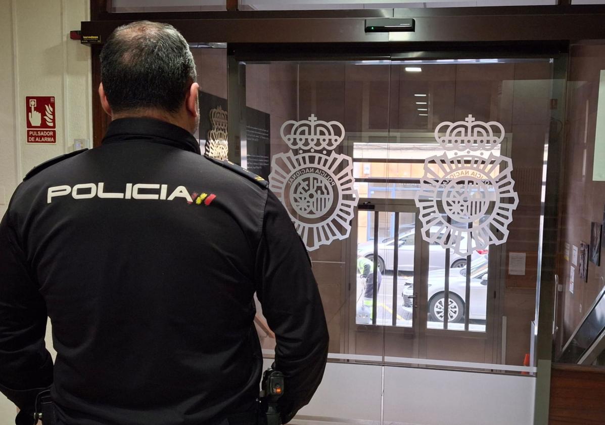 Un agente de la Policía Nacional de Valladolid.