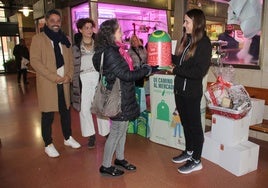 Presentación de la campaña de reciclaje de vidrio en la Plaza de Abastos.